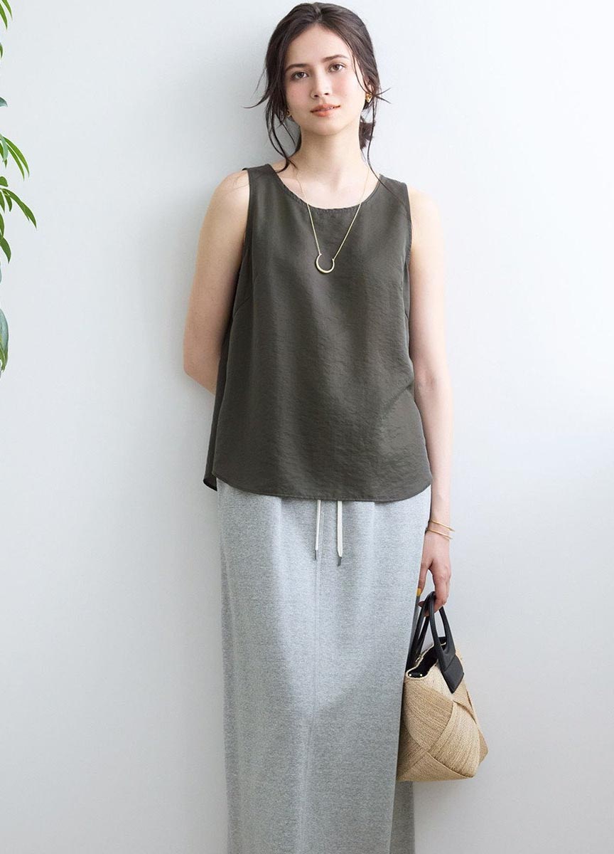 【SLOW系列】光澤感復古皺織無袖上衣