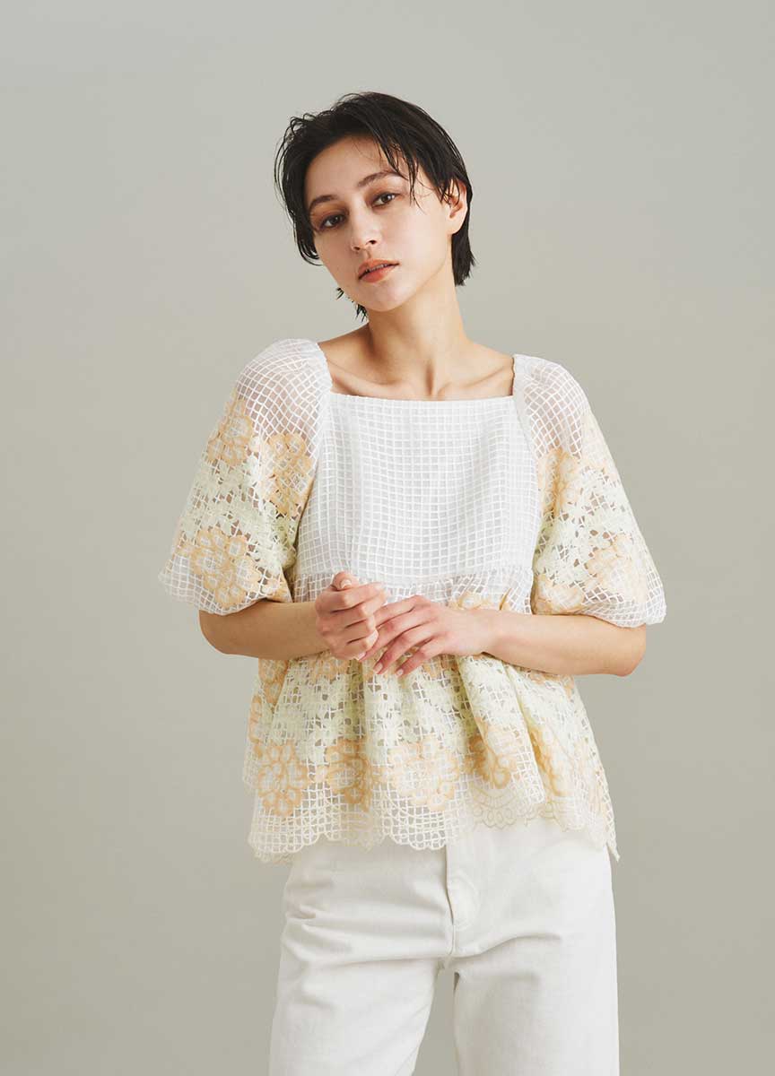 透感方格刺繡裝飾上衣