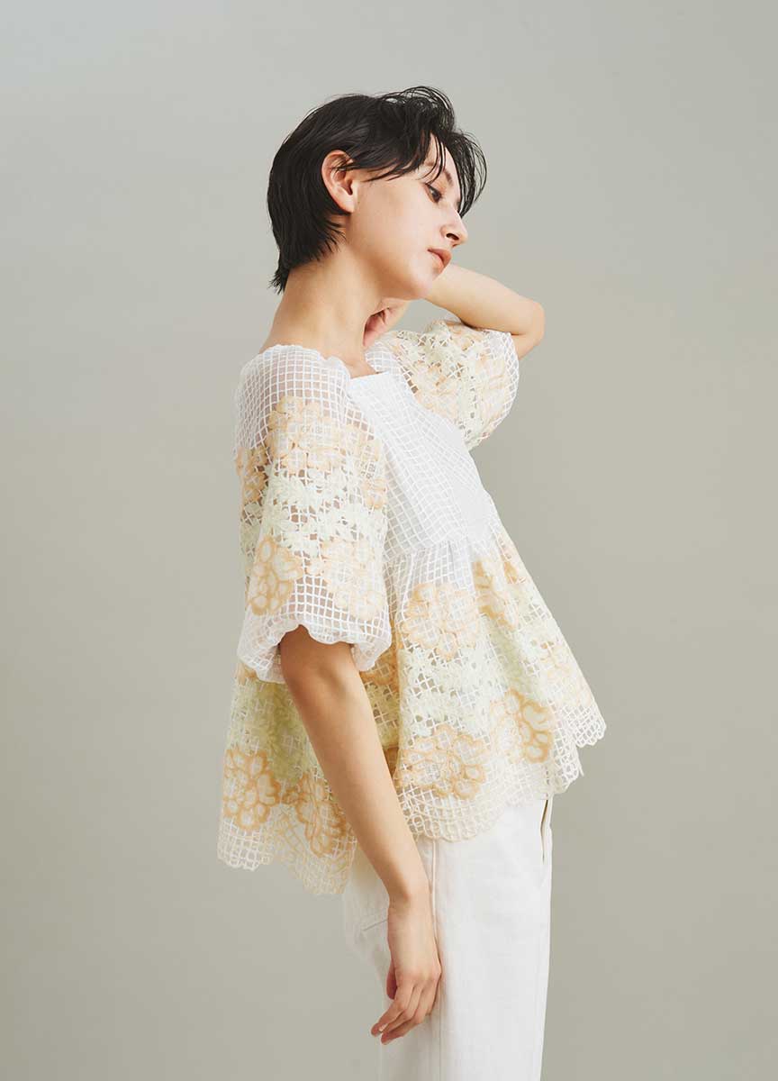 透感方格刺繡裝飾上衣