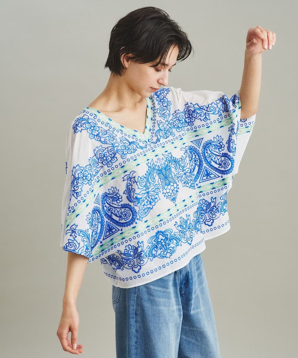 民族風刺繡斗篷上衣
