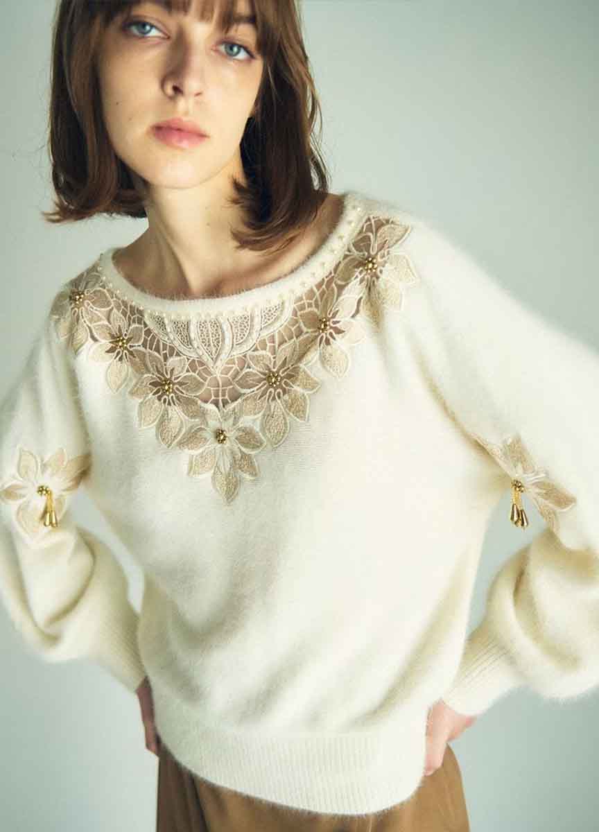 花朵刺繡蕾絲毛衣